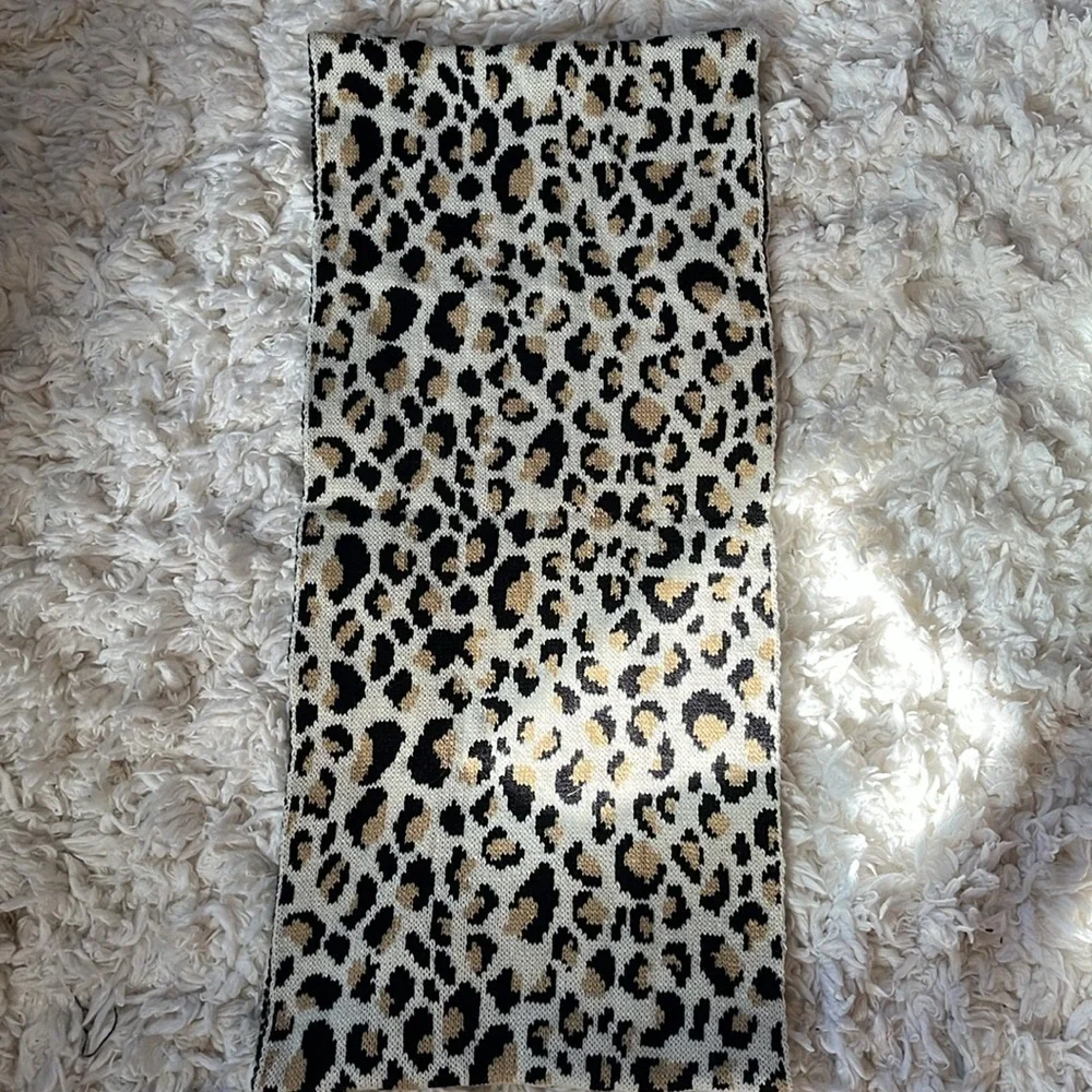 Anne Klein Animal print cream,beige & black infinity Scarf 100%Acrylic one size